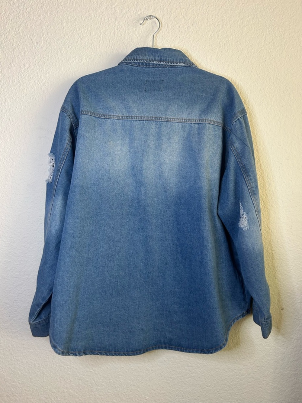 CI Song Light Wash Distressed Denim Shirt Jacket XL Button Front Festival Concer - Picture 4 of 7